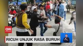 VIDEO: Ricuh Unjuk Rasa Buruh