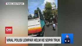 VIDEO: Viral Polisi Lempar Helm ke Sopir Truk