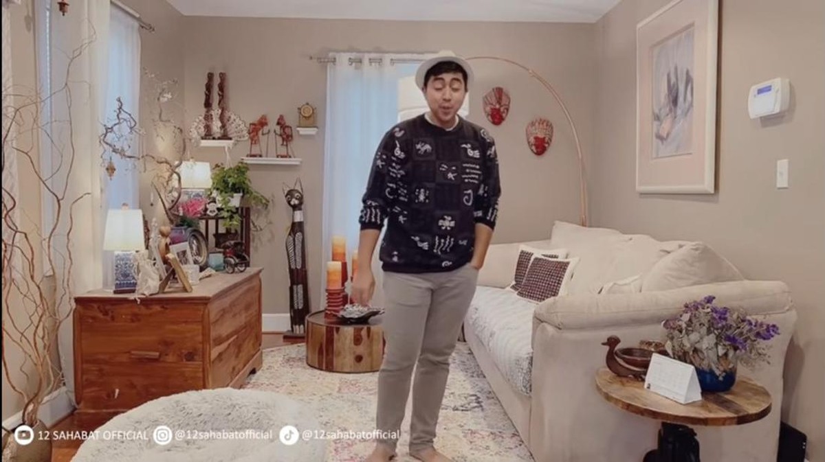 Lama tak terdengar kabarnya&comma; Kia AFI telah hijrah dan kini tinggal di Amerika&period; Yuk&comma; kita intip potret rumahnya di Amerika&excl;