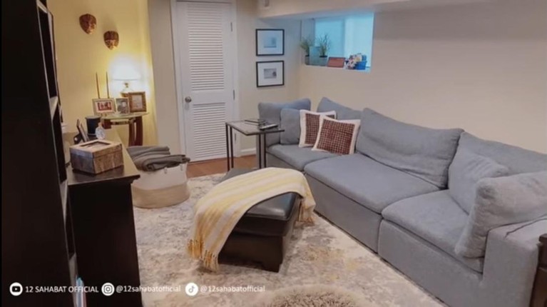 Rumah Kia AFI di Amerika Lama tak terdengar kabarnya, Kia AFI telah hijrah dan kini tinggal di Amerika. Yuk, kita intip potret rumahnya di Amerika!
