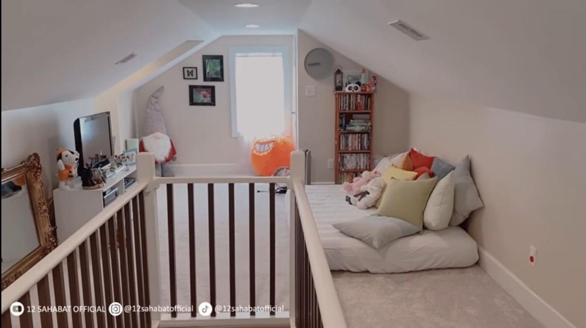 Lama tak terdengar kabarnya&comma; Kia AFI telah hijrah dan kini tinggal di Amerika&period; Yuk&comma; kita intip potret rumahnya di Amerika&excl;