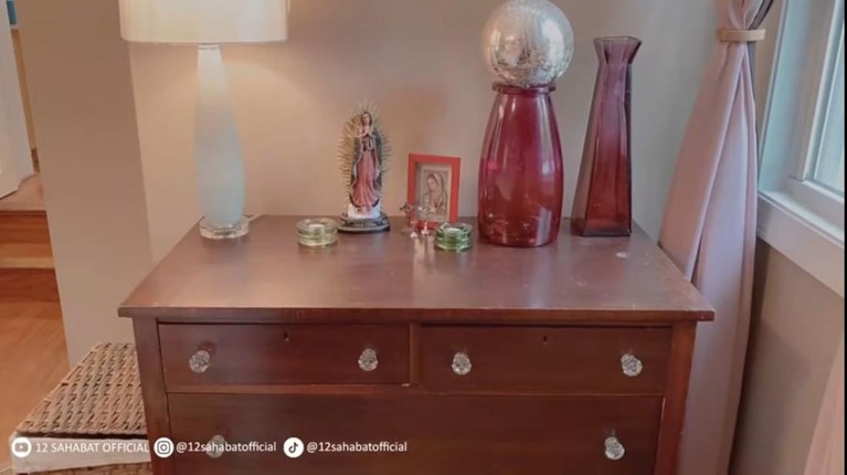 Rumah Kia AFI di Amerika Lama tak terdengar kabarnya, Kia AFI telah hijrah dan kini tinggal di Amerika. Yuk, kita intip potret rumahnya di Amerika!