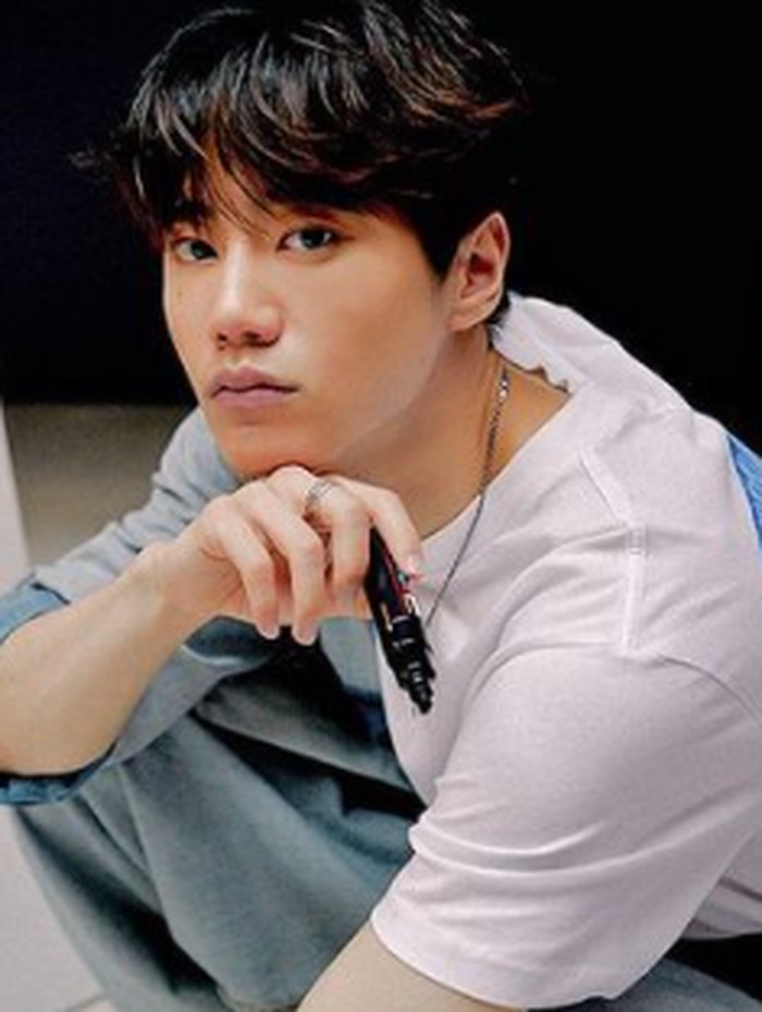 Setelah UNB bubar di tahun 2019, Lee Jun Young mulai bersolo karier. Ia sempat merilis album solo di Jepang, dan mulai memantapkan karier aktingnya./ foto: instagram.com/real_2junyoung