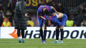 FOTO: Gol, Tawa, dan Tangis Torres Saat Barcelona Tersandung