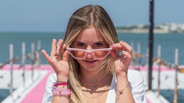 img-title Sofia Jirau Jadi Model Down Syndrome Pertama di Victoria Secret