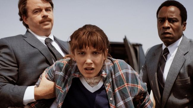 Stranger Things 4 akan tayang dalam dua bagian, Vol.1 pada 27 Mei dan Vol.2 pada 1 Juli 2022. Kreator juga mengonfirmasi Season 5.