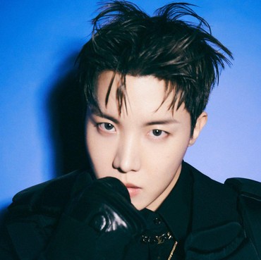 J-Hope Dinyatakan Positif COVID-19, Cepat Sehat Uri Hobi!