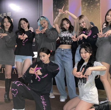 Digelar 2 Hari, Konser 'TWICE 4th World Tour III' di LA Berlangsung Meriah