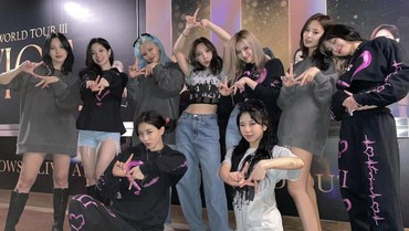 Pakar Ekonomi Sebut JYP Entertainment Masih Bertahan karena Jasa TWICE