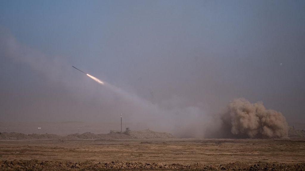 Iran dan Rusia Teken Kesepakatan Rahasia Soal Ribuan Rudal Canggih