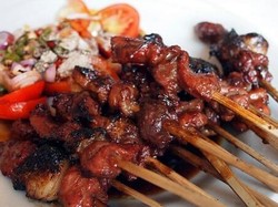 5 Warung Sate Solo di Tangerang Selatan Ini Punya Sate Kambing Empuk Juicy