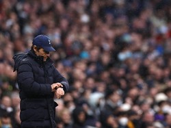 Tottenham Jamin Posisi Antonio Conte