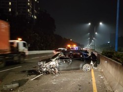 Ringsek, Begini Penampakan Innova Usai Tabrak Mobil di Km 6 Tol Tangerang