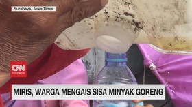 VIDEO: Berebutan Hingga Mengais Sisa Minyak Goreng