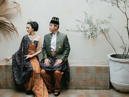 Siap Naik Pelaminan, Intip 7 Potret Prewed Belva Devara & Sabrina dalam Balutan Busana Jawa