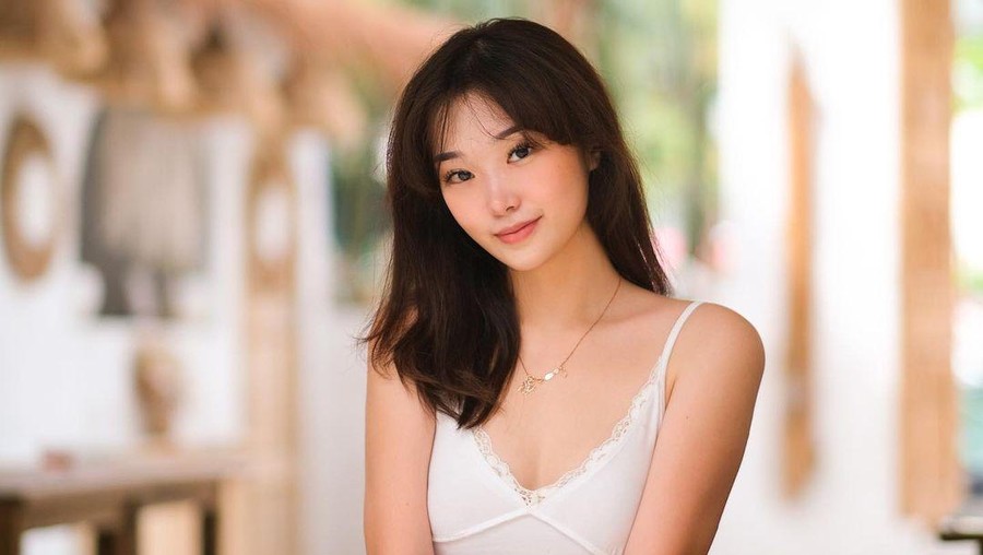 Profil Livy Renata Selebgram Kaya Raya yang Pernah Jadi Pelayan Kafe Profil Livy Renata Selebgram Kaya Raya yang Pernah Jadi Pelayan Kafe