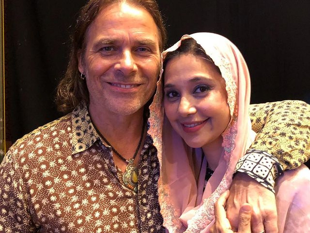 Ayu Azhari menjadi sorotan usai mengungkap bahwa ia pernah diajak nikah siri oleh Vicky Prasetyo&period; Yuk&comma; intip potret terbarunya&excl;