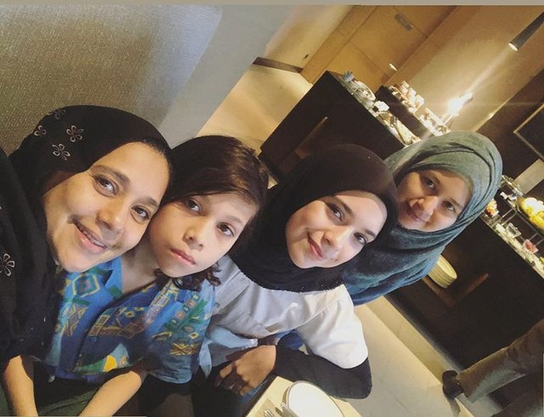 Ayu Azhari menjadi sorotan usai mengungkap bahwa ia pernah diajak nikah siri oleh Vicky Prasetyo. Yuk, intip potret terbarunya!