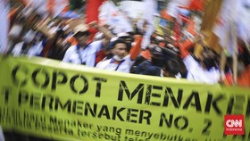 Ratusan Buruh Demo DPR, Tolak Revisi Aturan JHT dan Penundaan Pemilu