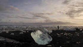 FOTO: Kemilau Pantai Berlian di Selatan Islandia