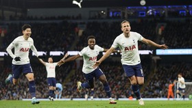 Hasil Liga Inggris: Man City Kalah, Perburuan Juara Memanas