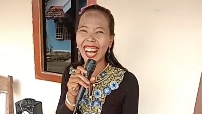 Mbak Ugik, Penjual Gorengan dari Madiun