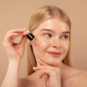 img-title Hati-hati, Hindari 4 Kesalahan Memakai Retinol yang Umum Dilakukan Pemula!