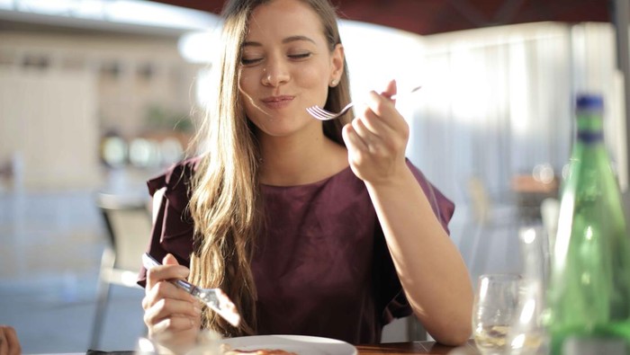 Sulit Menurunkan Berat Badan? Cobain Metode Mindful Eating yang Jadi Kunci Sukses Diet, yuk! Sulit Menurunkan Berat Badan? Cobain Metode Mindful Eating yang Jadi Kunci Sukses Diet, yuk!