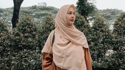 Tampil Berhijab, Paula Verhoeven Minta Didoakan Dapat Hidayah