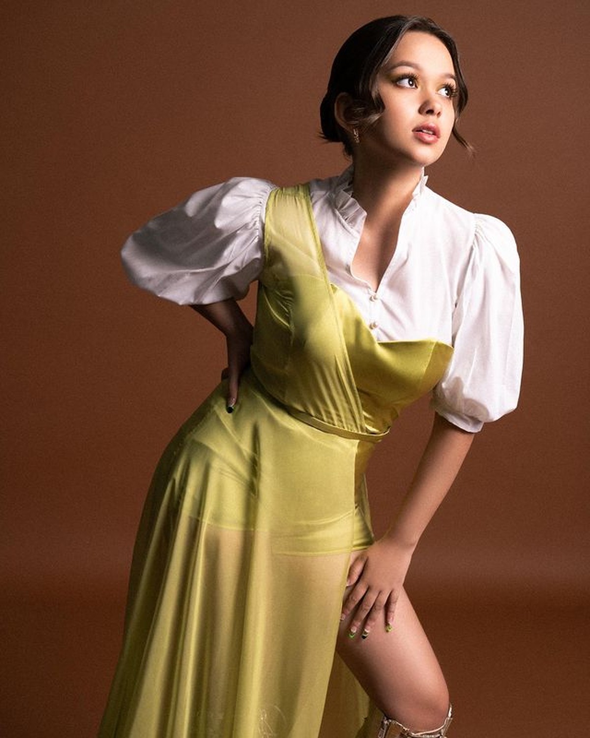 Nama Rebecca Klopper langsung jadi sorotan usai berboncengan dengan Fadly Faisal kakak Fuji&period; Yuk&comma; intip potretnya&excl;