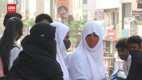 VIDEO: Curhat Siswi Muslim India Soal Larangan Jilbab di Sekolah
