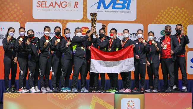 Presiden RI Joko Widodo mengucapkan selamat kepada tim putri Indonesia yang menjadi juara BATC 2022