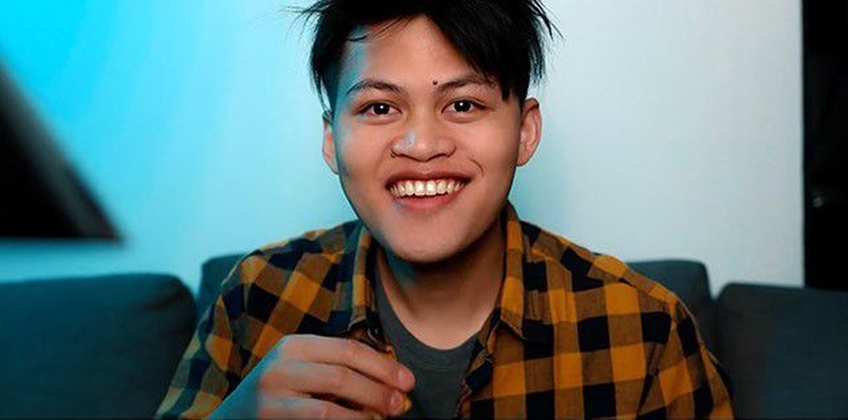 Nama Agung Hapsah YouTuber yang disebut mirip Rizky Febian tengah jadi trending karena diisukan meninggal&period; Yuk&comma; intip potretnya&excl;