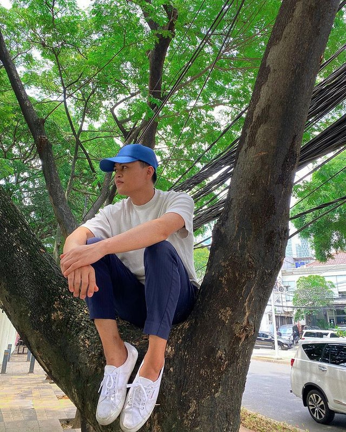 Nama Agung Hapsah YouTuber yang disebut mirip Rizky Febian tengah jadi trending karena diisukan meninggal&period; Yuk&comma; intip potretnya&excl;