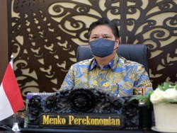 Airlangga: Karantina Dikurangi Jadi 1 Hari untuk Umrah dan PPLN