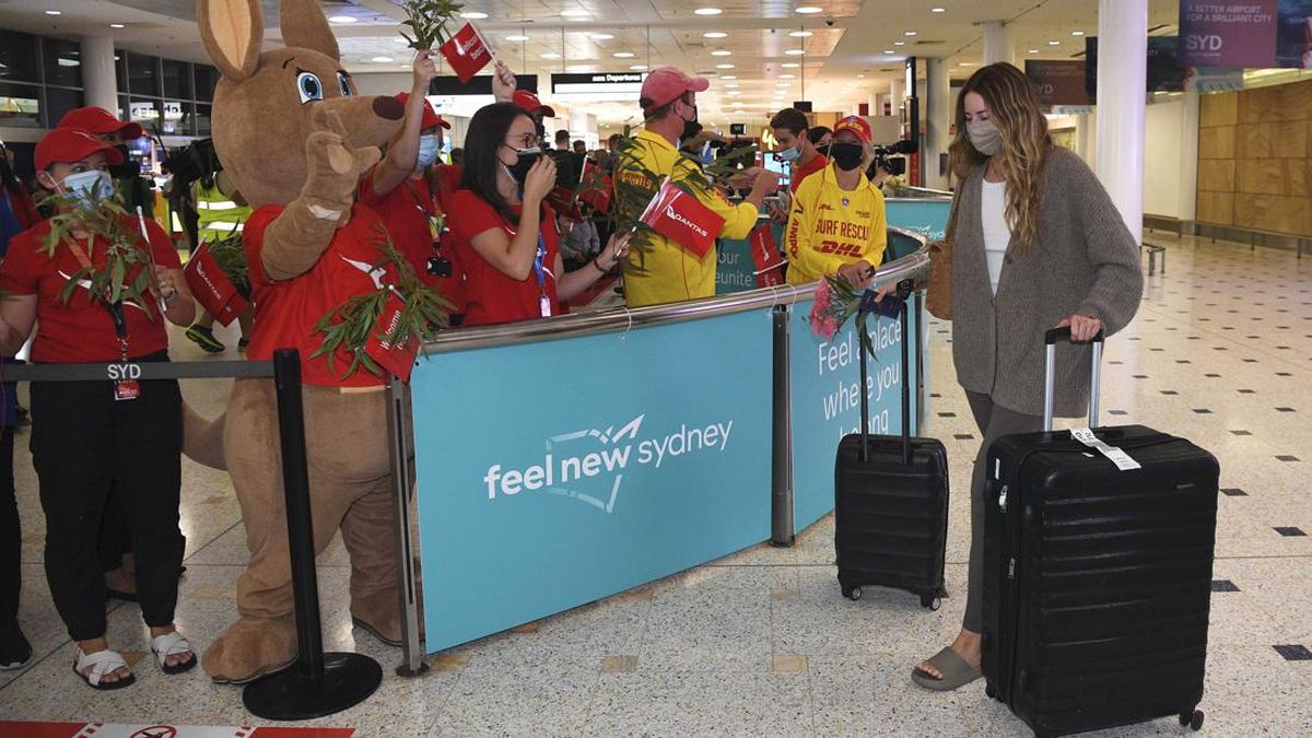FOTO: Haru Biru Reuni Warga Australia usai Dua Tahun Terpisah Pandemi