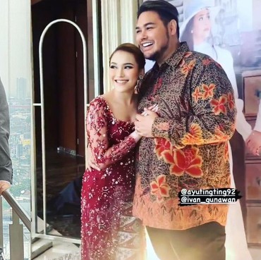 8 Momen Mesra Ayu Ting Ting & Ivan Gunawan di Pernikahan Syifa Bikin Baper