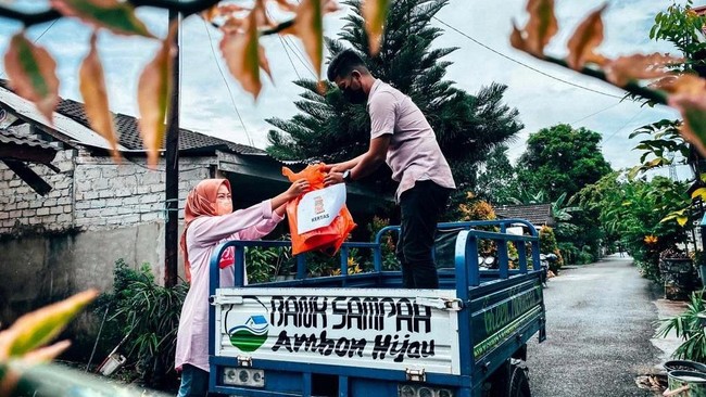 OASE Kabinet Indonesia Maju bersama GIB DWP BUMN-IIP melakukan 'Gerakan: Yuk Pilah Sampah' dan berhasil mengelola 151 ton sampah selama tiga hari.