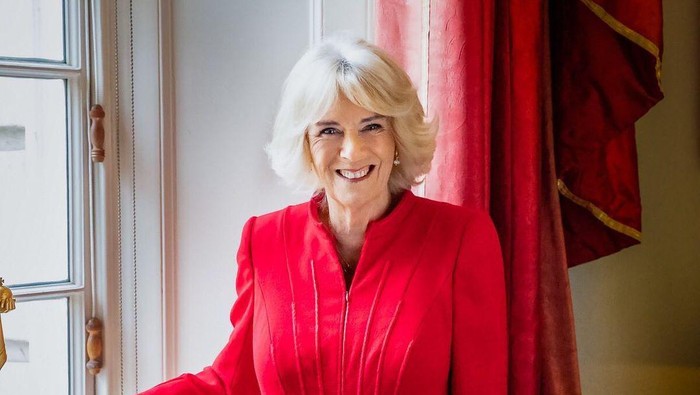 Resmi Akan Jadi Ratu Inggris, Simak Gaya Modis Camilla Parker Bowles Resmi Akan Jadi Ratu Inggris, Simak Gaya Modis Camilla Parker Bowles