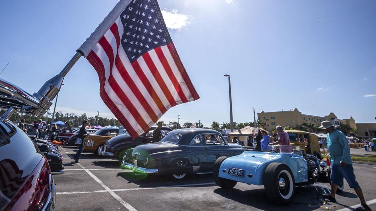 FOTO: Rockabillaque Florida Bangkitkan Gairah Mobil Amrik Era 1950-an