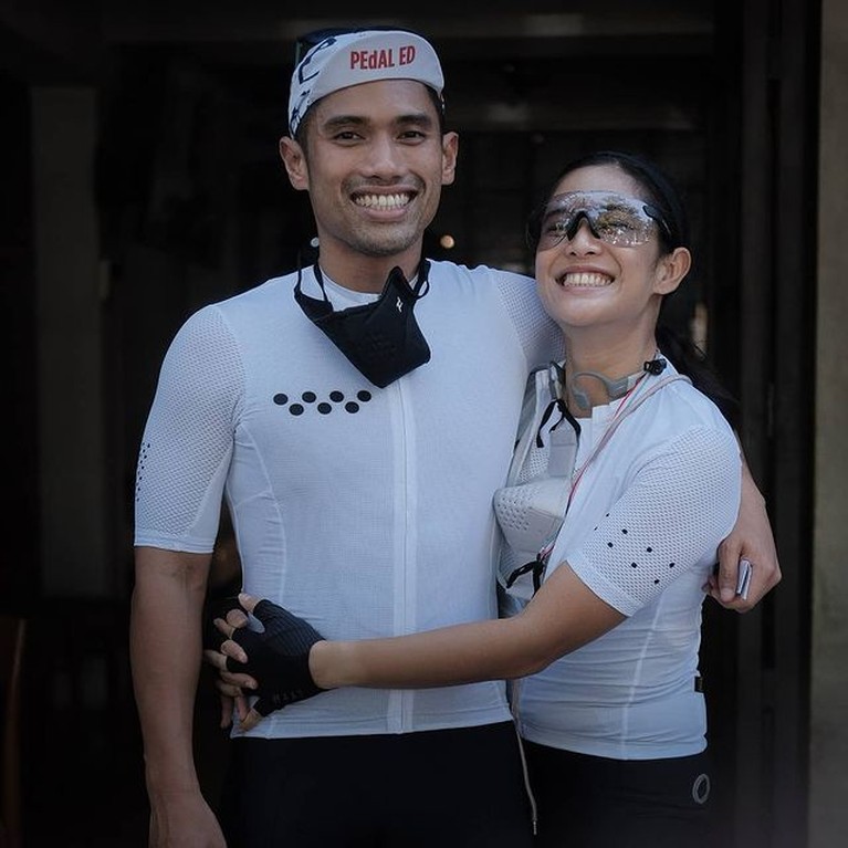 Pernikahan Dian Sastro dan Maulana Indraguna Sutowo harmonis dan jarang diterpa isu miring kini jadi sorotan. Yuk, intip potretnya!