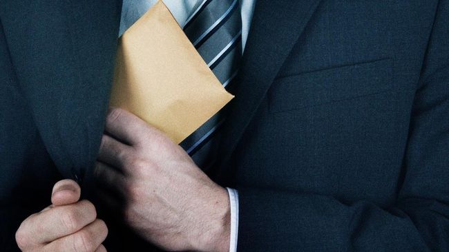 KPK Ungkap Banyak Sektor di KLHK Rentan Korupsi KPK mengungkapkan banyak sektor di Kementerian Lingkungan Hidup dan Kehutanan rentan korupsi. Itu didapat berdasarkan survei.