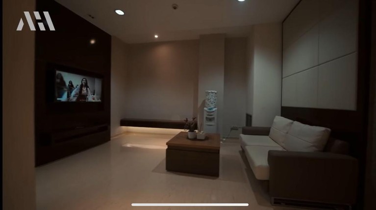 Kamar Bersalin Aurel Tak tanggung-tanggung Atta Halilintar sewa satu lantai rumah sakit sambut kelahiran buah hatinya. Yuk, intip kamar persalinannya!