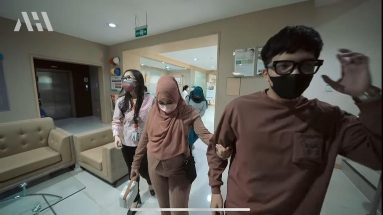Kamar Bersalin Aurel Tak tanggung-tanggung Atta Halilintar sewa satu lantai rumah sakit sambut kelahiran buah hatinya. Yuk, intip kamar persalinannya!