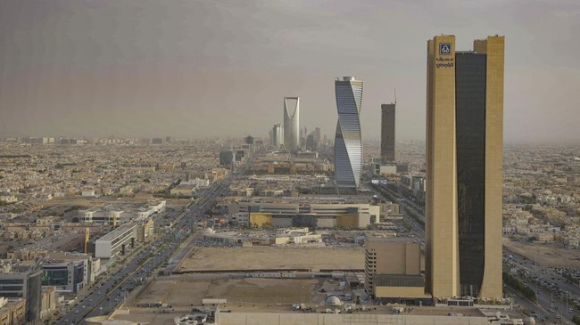 Arab Saudi meluncurkan enam proyek pembangunan dengan modal besar dan konsep futuristik demi menambah pemasukan negara dengan menarik investor dan turis asing.