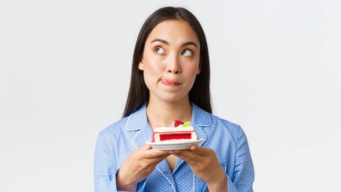 Lagi Diet Tapi Lapar Saat Tengah Malam? Coba Lakukan Hal Ini Agar Tidak Kalap Makan