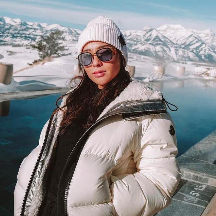 <p>Nikita Willy dan Indra Priawan menetap di Amerika Serikat sampai anak pertama mereka lahir. "Hi everyone, kita sudah putuskan untuk stay di Amerika tepatnya di Los Angeles sampai melahirkan," ujar Nikita di video kanal YouTube-nya, baru-baru ini. (Foto: Instagram @nikitawillyofficial94)</p>