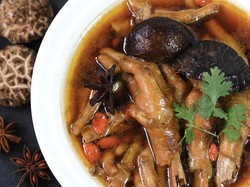 Resep Sop Ceker Ayam Jamur yang Kaya Nutrisi untuk Perkuat Imunitas