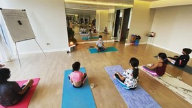 Bocah 9 Tahun Cetak Rekor Jadi Instruktur Yoga Termuda di Dunia