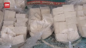 VIDEO: Konsumen di Tasikmalaya Borong Tahu Tempe